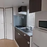 亦卡里托斯酒店 营地 *