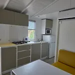 营地 亦卡里托斯酒店 *